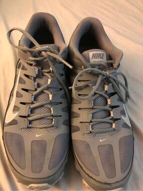 Nike Light Gray Mesh Athletic Sneakers